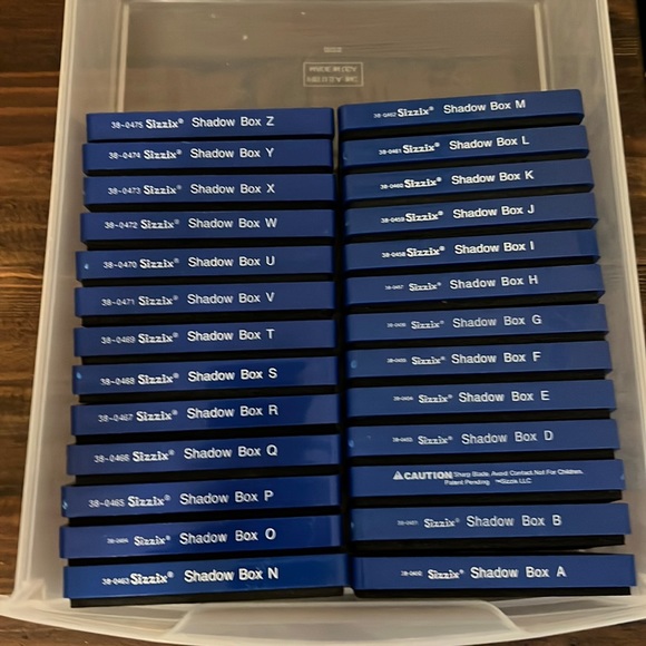 Sizzix shadow box letter set - Picture 1 of 2